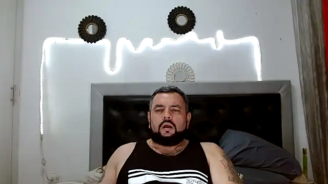 perverseveteranmanxxx online show from September 26, 2025, 4:16 am