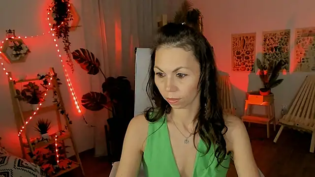 TrasyMorris online show from June 12, 2026, 4:28 pm