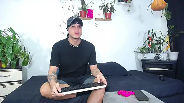 Adam Borsalino online show from June 30, 2026, 12:11 am