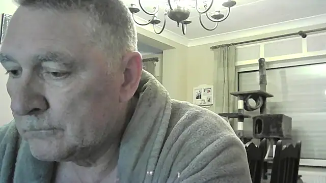 Snapshot of edje59a chatting on October 2, 2025, 5:47 am edje59a online show from October 2, 2025, 5:47 am