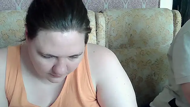 TiffanyLenee online show from May 19, 2026, 10:32 am