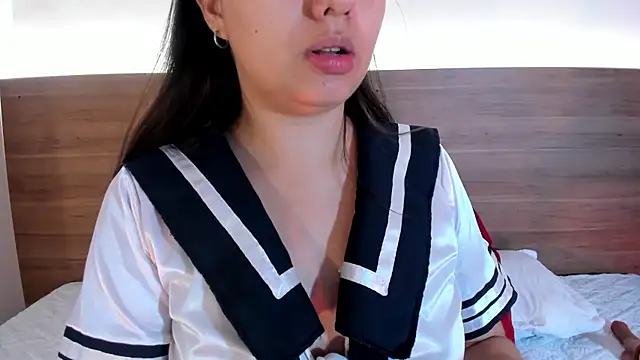 Snapshot of thamiina__ chatting on July 17, 2026, 11:50 am thamiina online show from July 17, 2026, 11:50 am