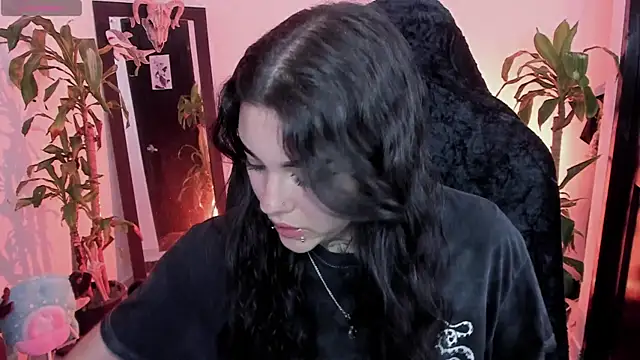 MissCharlottte 18 online show from June 3, 2026, 3:20 am