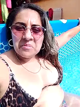Antoniasweet online show from June 20, 2026, 1:58 pm