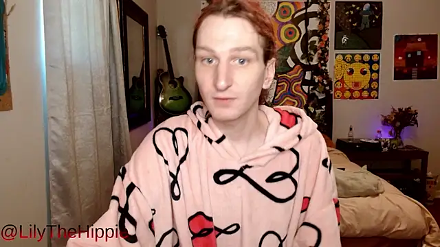 Snapshot of lilythehippie chatting on June 3, 2026, 5:07 pm lilythehippie online show from June 3, 2026, 5:07 pm