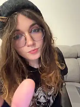 cutypiefull online show from May 15, 2026, 11:34 pm