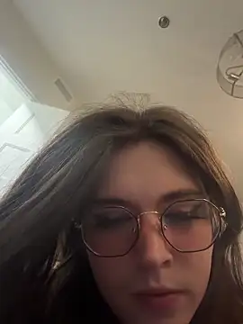 cutypiefull online show from June 1, 2026, 2:24 am