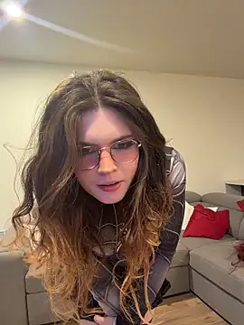 cutypiefull online show from June 7, 2026, 2:37 am