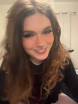 cutypiefull online show from June 19, 2026, 2:05 am