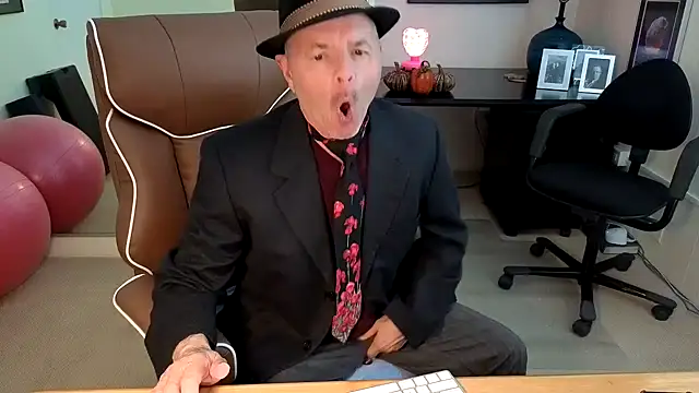 Snapshot of hotdadbod chatting on November 7, 2025, 9:37 pm hotdadbod online show from November 7, 2025, 9:37 pm