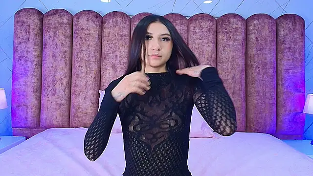 ZenyaVirelli online show from June 9, 2026, 7:58 pm