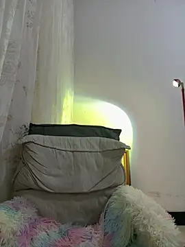 huangjialipao0007 online show from August 7, 2026, 1:18 am
