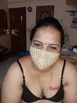 Snapshot of pirainilla chatting on May 30, 2026, 6:05 pm pirainilla online show from May 30, 2026, 6:05 pm