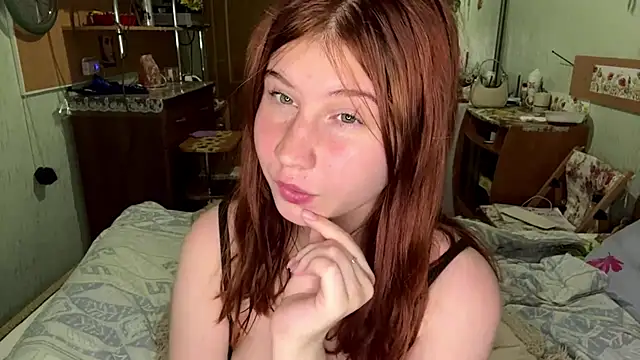 Snapshot of EmmaLovelyBB chatting on June 10, 2026, 6:40 pm EmmaLovelyBB online show from June 10, 2026, 6:40 pm