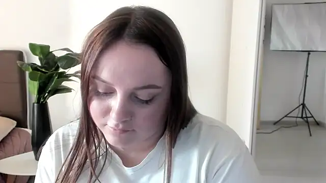 Lola BERRY22 online show from May 15, 2026, 4:47 pm