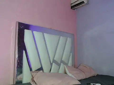 dani exmixt online show from July 19, 2026, 4:27 am