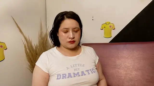 Laura  Castillo  online show from July 2, 2026, 12:55 pm