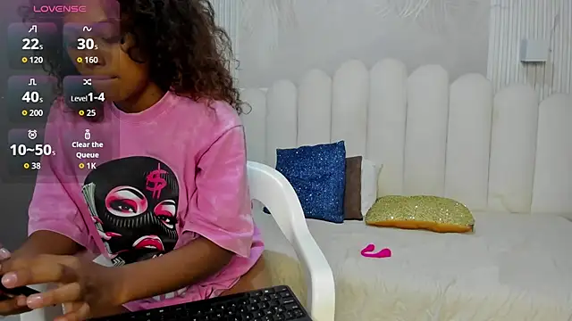 sashaa 26  online show from June 2, 2026, 1:24 pm