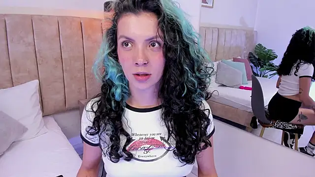 DinahCarter online show from June 3, 2026, 2:33 pm