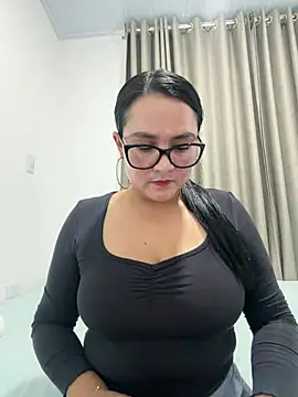 Snapshot of rousee69_ chatting on June 19, 2026, 12:04 am rousee69 online show from June 19, 2026, 12:04 am