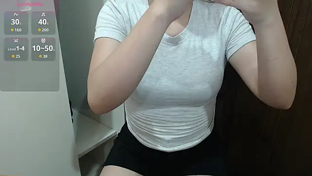 Snapshot of ani-want chatting on June 8, 2026, 1:09 am ani-want online show from June 8, 2026, 1:09 am