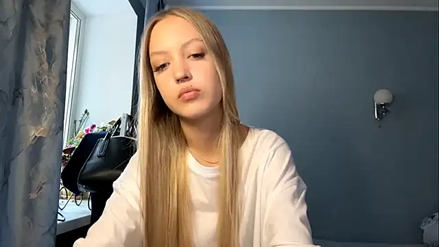 Snapshot of NievesHackey chatting on June 9, 2026, 1:34 pm NievesHackey online show from June 9, 2026, 1:34 pm