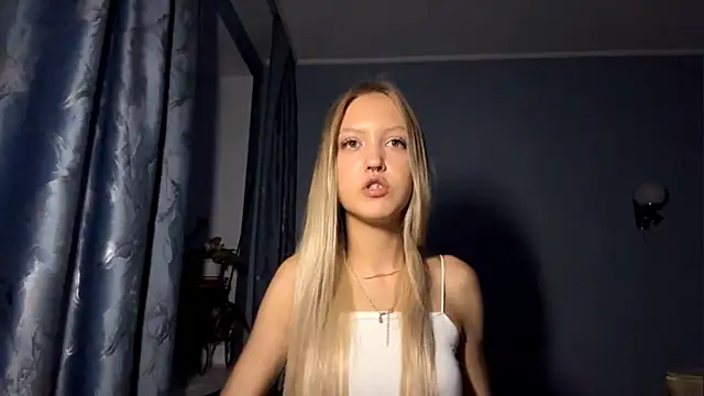 Snapshot of NievesHackey chatting on June 16, 2026, 3:47 pm NievesHackey online show from June 16, 2026, 3:47 pm