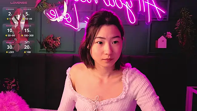 Runi Asian online show from June 5, 2026, 1:01 am