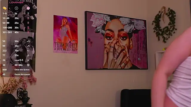 LanelleFreemyer online show from June 10, 2026, 3:11 pm