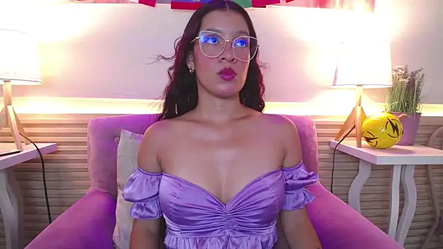Snapshot of BrianaGaging chatting on June 19, 2026, 8:12 pm BrianaGaging online show from June 19, 2026, 8:12 pm
