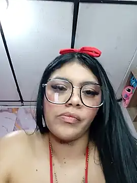 luxuryluna online show from June 25, 2026, 12:32 am