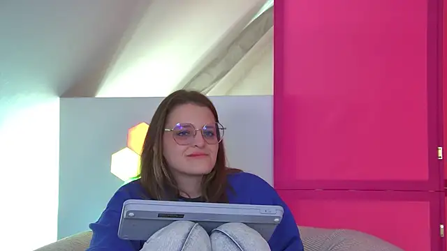 AlexaAvery online show from June 16, 2026, 6:38 am