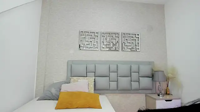 Snapshot of luna25__ chatting on June 2, 2026, 11:34 am luna25 online show from June 2, 2026, 11:34 am
