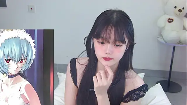 Evil-Bunny007 online show from June 3, 2026, 2:33 pm