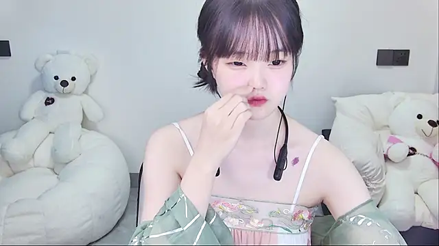 Evil-Bunny007 online show from June 28, 2026, 1:28 pm