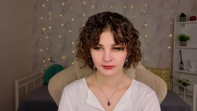 Snapshot of Kira__Fluffy chatting on June 13, 2026, 12:08 am Kira Fluffy online show from June 13, 2026, 12:08 am