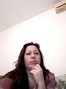 Mariposareina26 online show from May 14, 2026, 9:43 pm