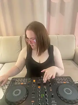 Joan Taylor1 online show from June 6, 2026, 11:59 am