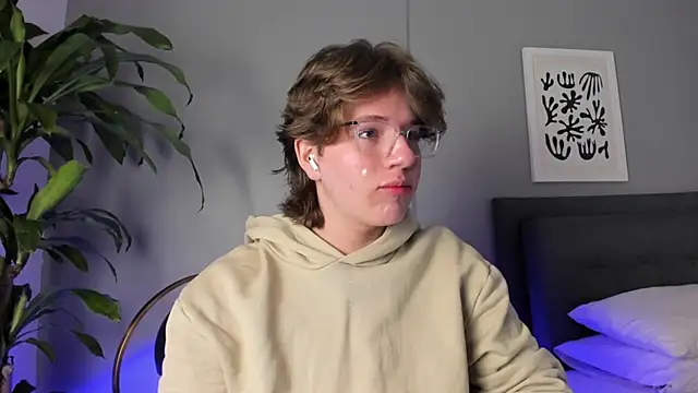 LucasMoraless online show from June 2, 2026, 2:41 pm