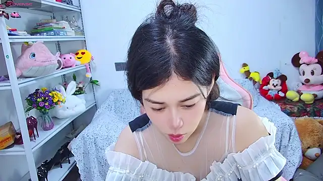 QinQin-888 online show from June 17, 2026, 10:54 pm