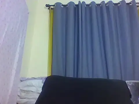 Snapshot of petite_hottie chatting on June 9, 2026, 2:50 pm petite hottie online show from June 9, 2026, 2:50 pm