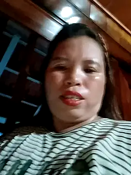 -Yeyi- online show from June 19, 2026, 11:47 am