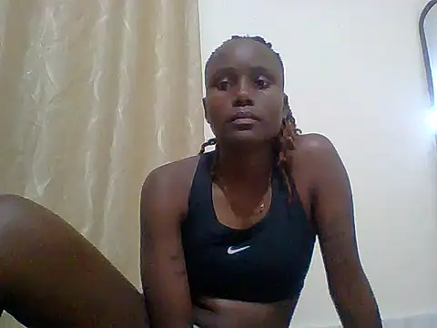 kiki8390 online show from June 13, 2026, 10:18 pm
