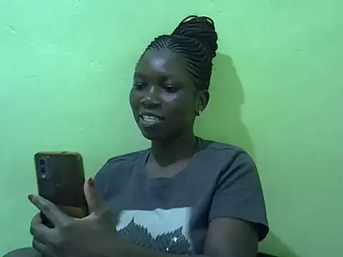 Snapshot of Sweet-Lynn chatting on June 3, 2026, 2:33 pm Sweet-Lynn online show from June 3, 2026, 2:33 pm