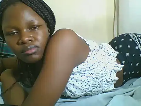 Sweetgal2025 online show from June 14, 2026, 8:22 pm
