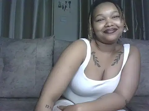 Snapshot of Candy_Tracy chatting on June 18, 2026, 10:36 pm Candy Tracy online show from June 18, 2026, 10:36 pm