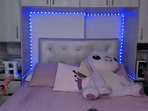 Snapshot of Honniewhitee_ chatting on June 11, 2026, 2:53 am Honniewhitee online show from June 11, 2026, 2:53 am
