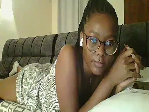 Snapshot of Sinful_shadow chatting on July 16, 2026, 1:33 am Sinful shadow online show from July 16, 2026, 1:33 am