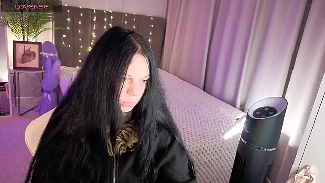 Snapshot of Vivi_Vivian chatting on May 17, 2026, 3:30 pm Vivi Vivian online show from May 17, 2026, 3:30 pm