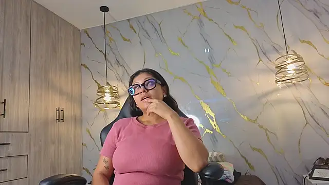 MarianaSecretx online show from May 19, 2026, 12:22 pm
